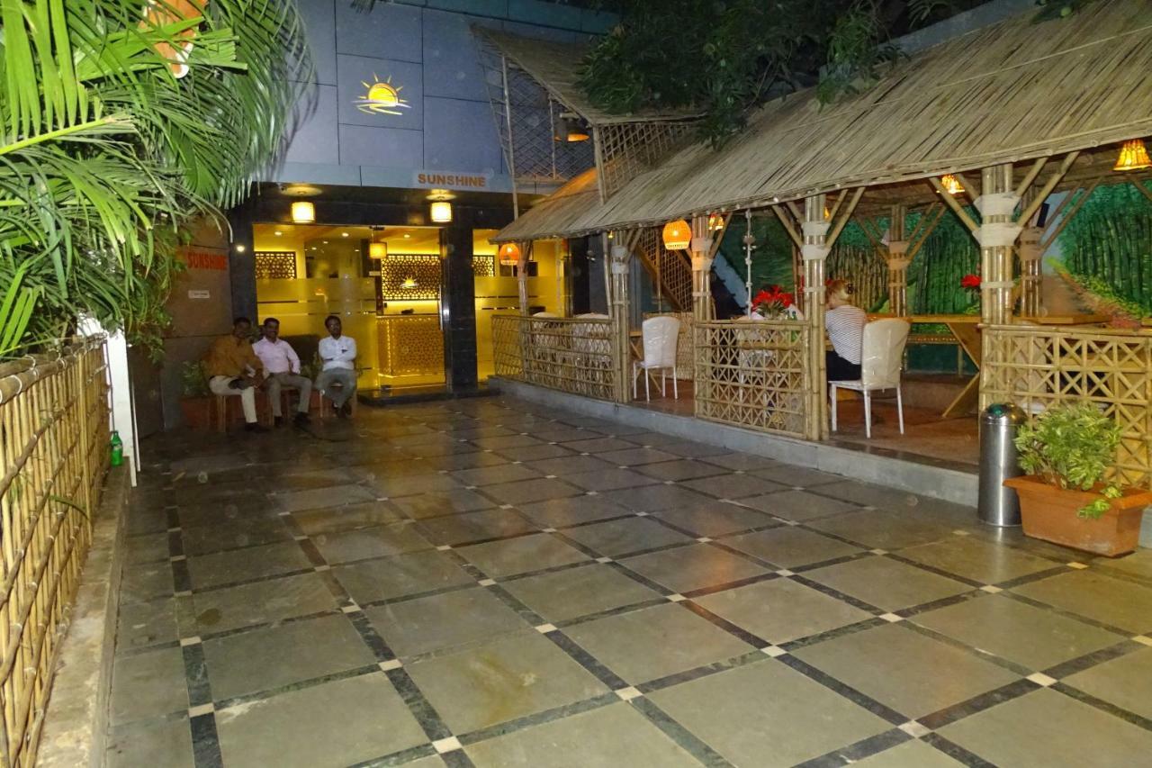 Sunshine Backpackers, Airport Vandrerhjem Mumbai Eksteriør bilde