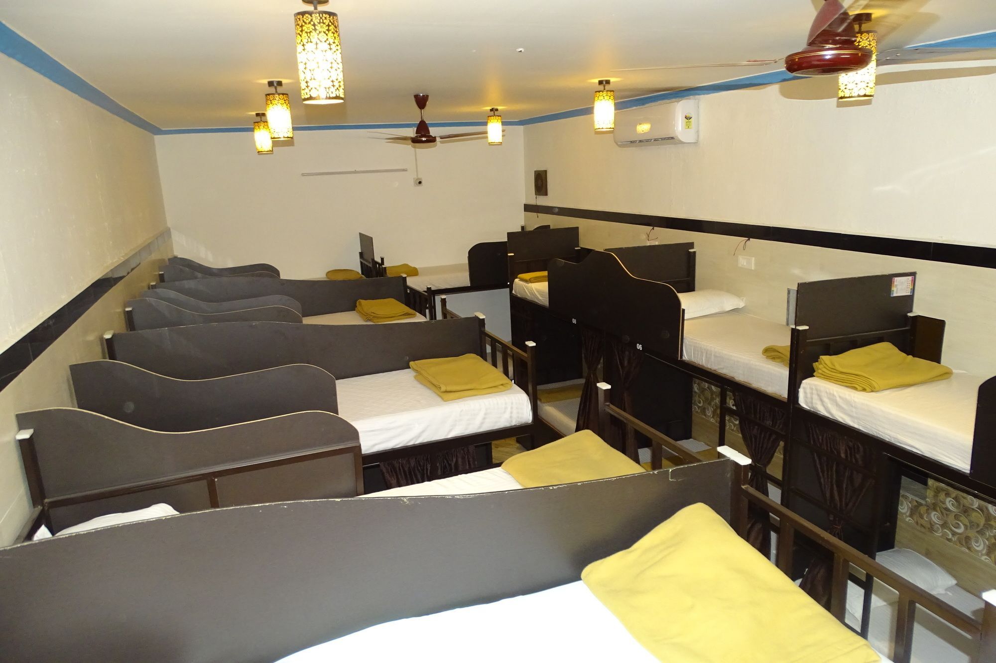 Sunshine Backpackers, Airport Vandrerhjem Mumbai Eksteriør bilde